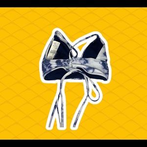 𝙏𝙞𝙚-𝘿𝙞𝙚 𝙁𝙡𝙤𝙧𝙖𝙡 𝘾𝙧𝙤𝙨𝙨-𝙗𝙖𝙘𝙠 𝘽𝙞𝙠𝙞𝙣𝙞 𝙏𝙤𝙥 𝙓𝙎